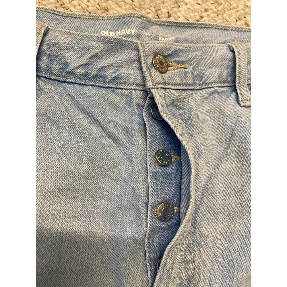 Old Navy Liz Midrise Baggy Raw Hem 9 Inch Denim Shorts Light Wash 14
